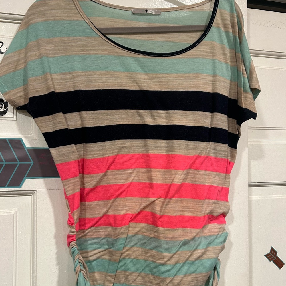 Blu Planet Gray Pink Ruched Short Sleeve Tee